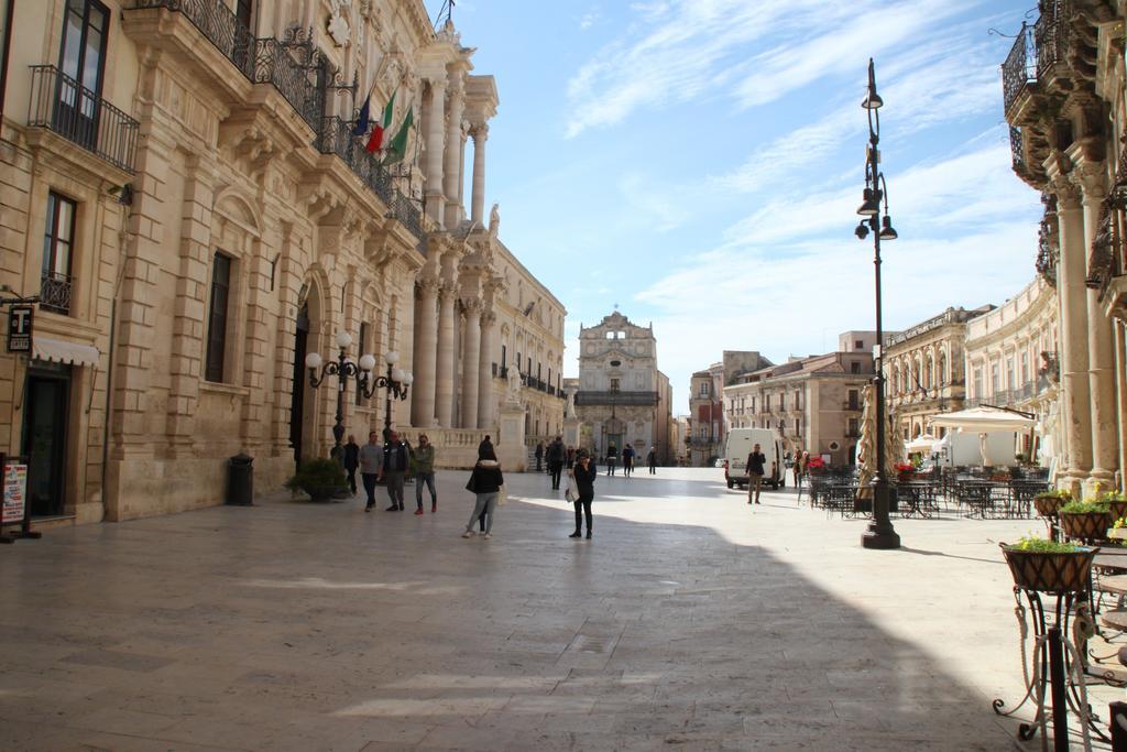 La Casa Di Ilde Al Duomo - Ortigia Holidays Syrakusa Exteriör bild